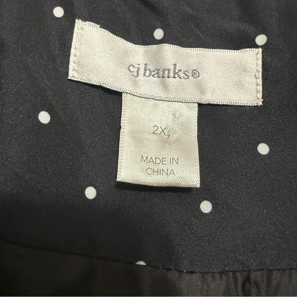 CJ Banks Black with white Polka Dot Quilted Vest, size 2X, NWOT - Picture 3 of 10